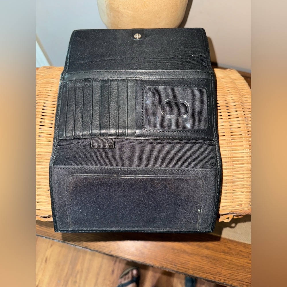 Fossil Black Leather Women’s Clutch Wallet - Picture 2 of 8